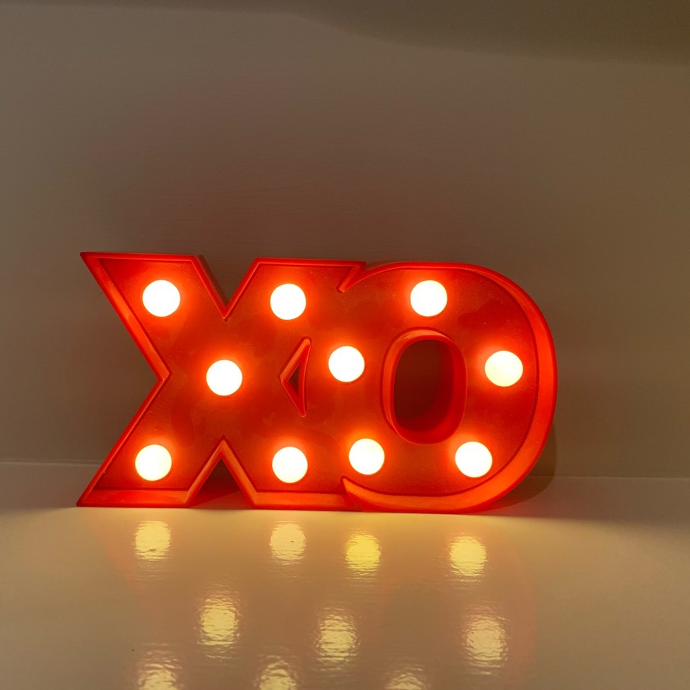 XO decor light